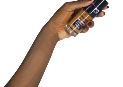 D15 – COVERGIRL TruBlend Matte Made Liquid Foundation